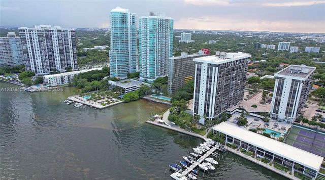 1925 Brickell Avenue #1501d, Miami