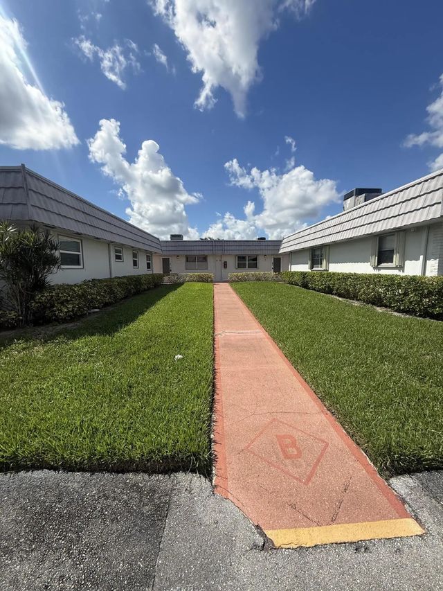 3 of 30 - 34 Valencia B, Delray Beach, FL