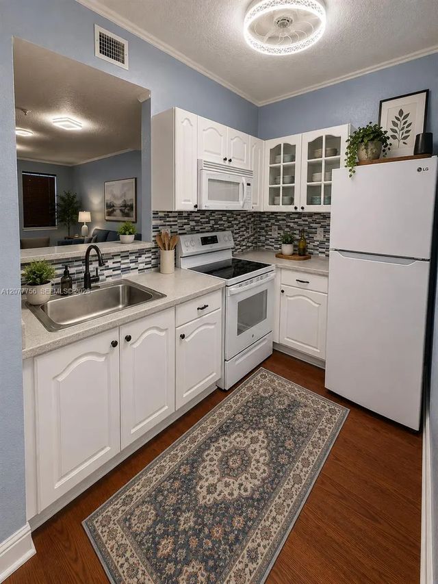 5 of 19 - 77 E 4th Street #a104, Hialeah, FL