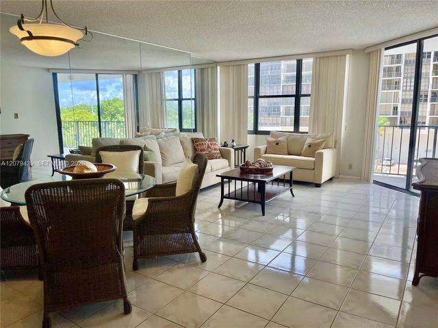 2 of 44 - 1901 Brickell Avenue #b506, Miami, FL