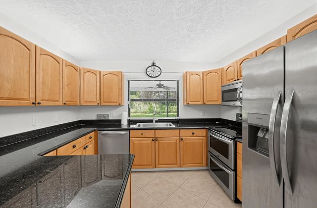 3 of 30 - 3951 Sw Cheribon Street, Port St. Lucie, FL
