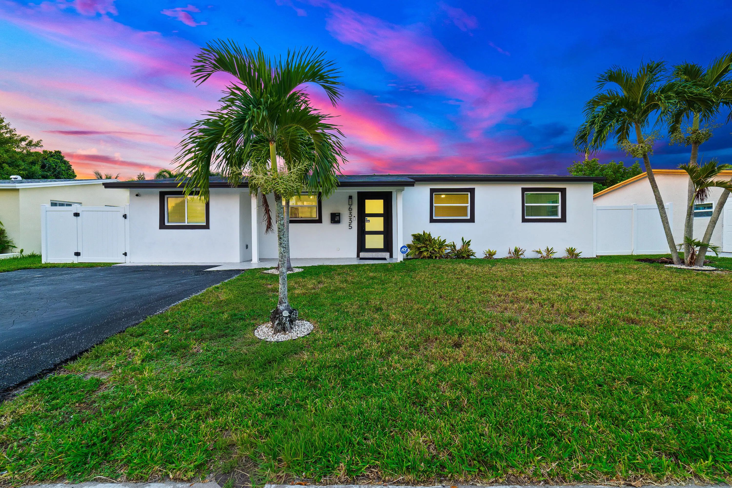 6335 Southgate Boulevard, Margate