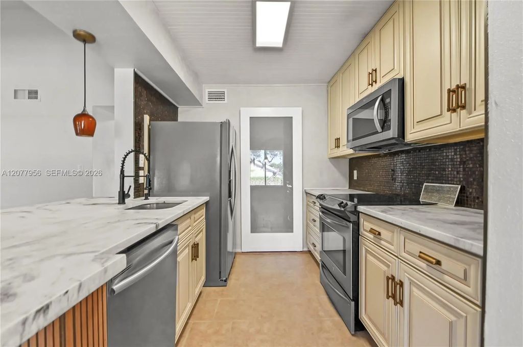 2662 Nw 33rd Street #2508, Oakland Park