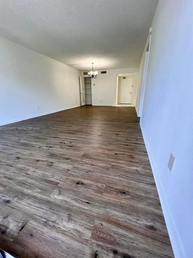 4 of 21 - 700 Nw 214th Street #411, Miami Gardens, FL