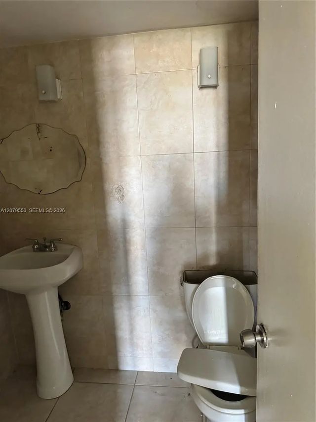 5 of 16 - 13390 Ne 7th Avenue #214, North Miami, FL