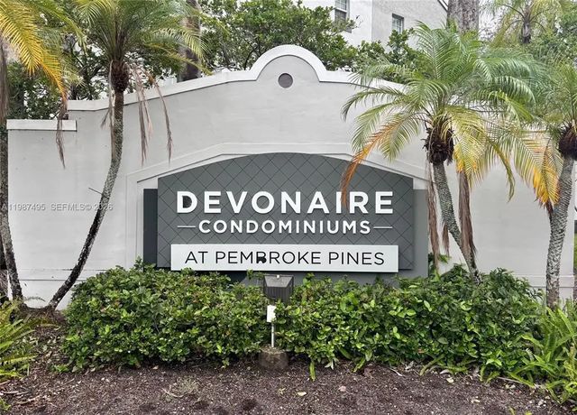 520 Sw 111th Avenue #301, Pembroke Pines