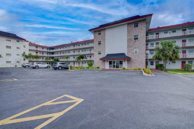 2 of 40 - 4140 Nw 44th Avenue #312, Lauderdale Lakes, FL