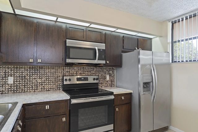 4 of 32 - 112 Lake Emerald Drive #209, Oakland Park, FL