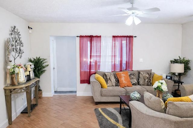 4 of 14 - 2330 Ne 1st Avenue, Pompano Beach, FL