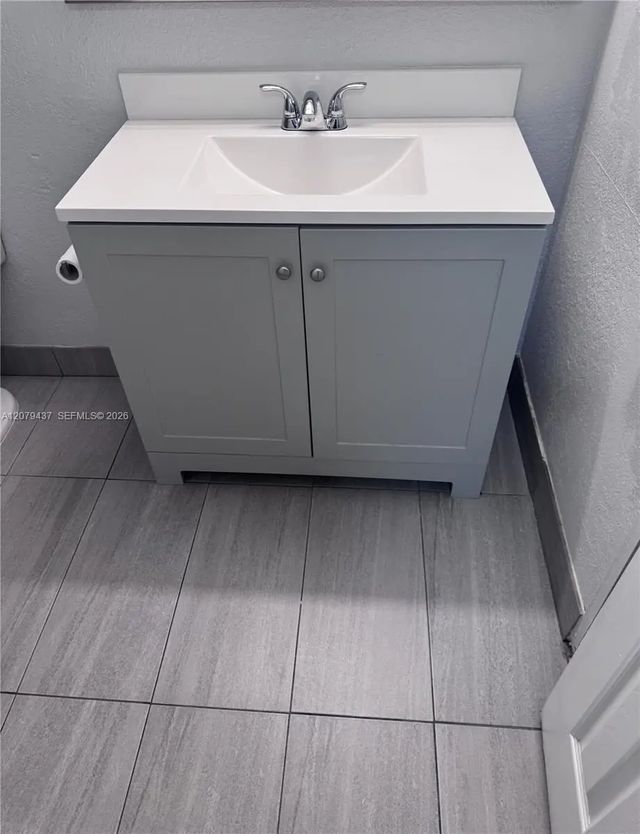 3 of 5 - 4200 Nw 79th Avenue #1c, Doral, FL