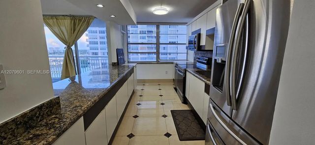 5 of 61 - 18051 Biscayne Boulevard #1501, Aventura, FL