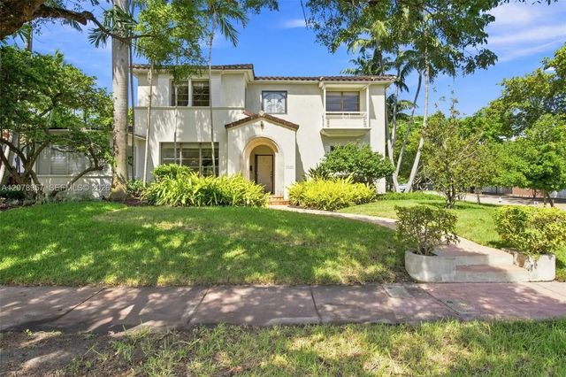 2 of 32 - 5680 Pine Tree Drive, Miami Beach, FL