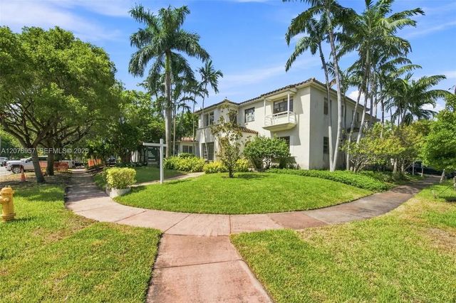 3 of 32 - 5680 Pine Tree Drive, Miami Beach, FL