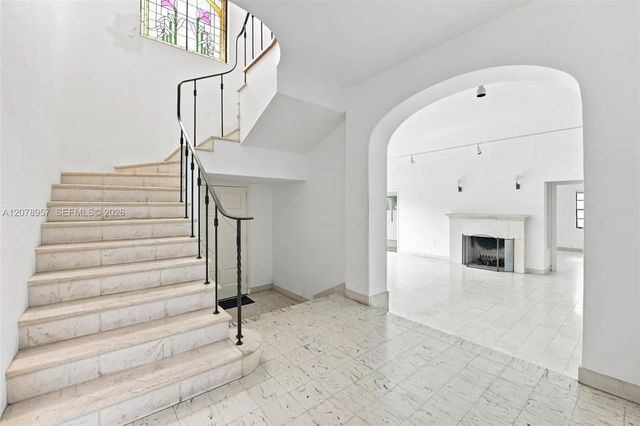 5 of 32 - 5680 Pine Tree Drive, Miami Beach, FL