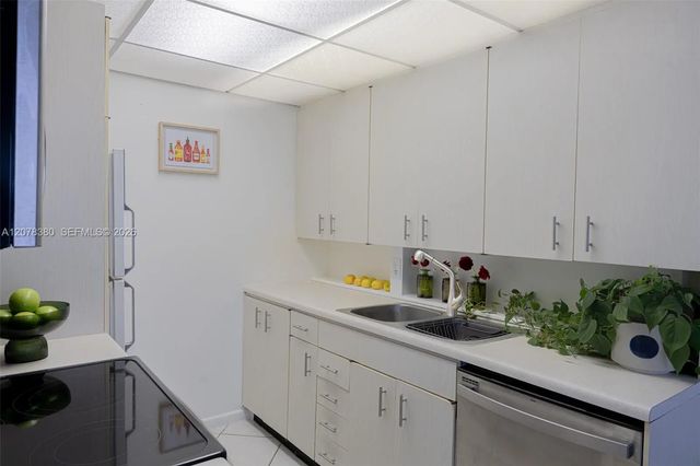 5 of 11 - 2052 E Harwood E #0, Deerfield Beach, FL