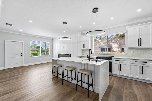 3 of 30 - 1150 W 25th Street, Riviera Beach, FL