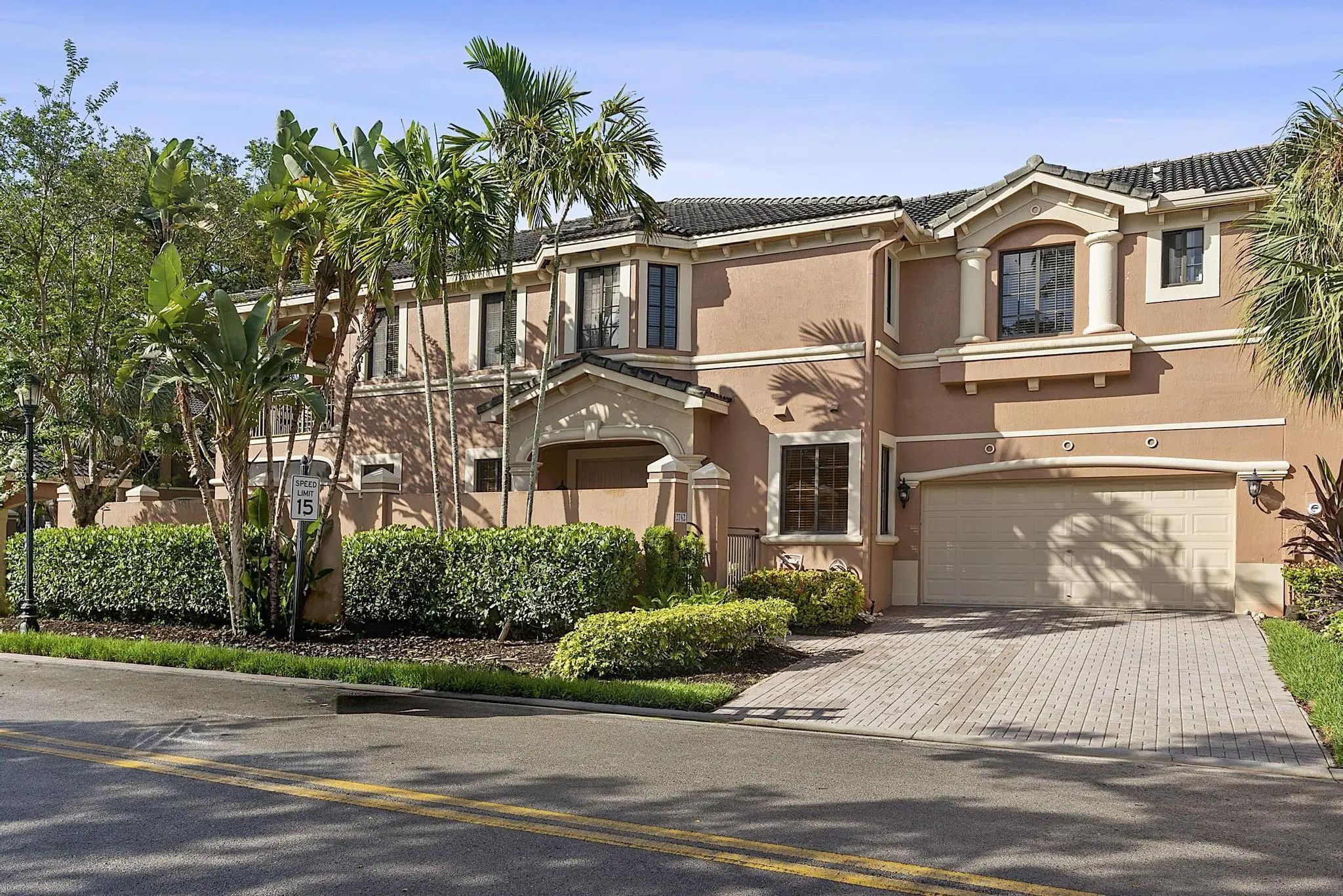 2742 Kinsington Circle, Weston