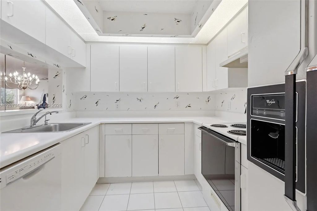 13701 Sw 12th Street #311a, Pembroke Pines