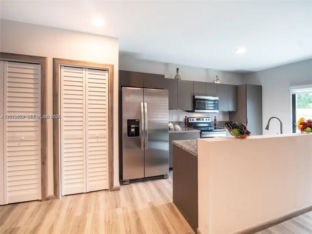 3 of 9 - 954 Nw 8th Street #2, Florida City, FL