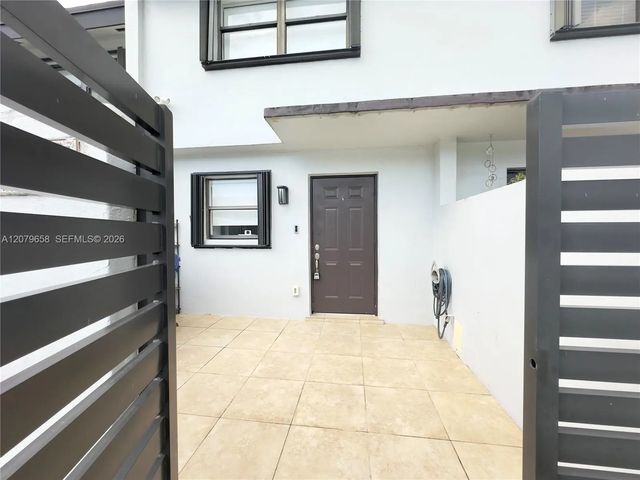 2 of 32 - 8010 Sw 152nd Avenue #211, Miami, FL