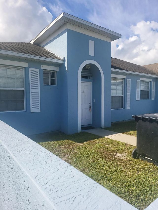 2 of 27 - 558 Sw Halifax Avenue, Port St. Lucie, FL