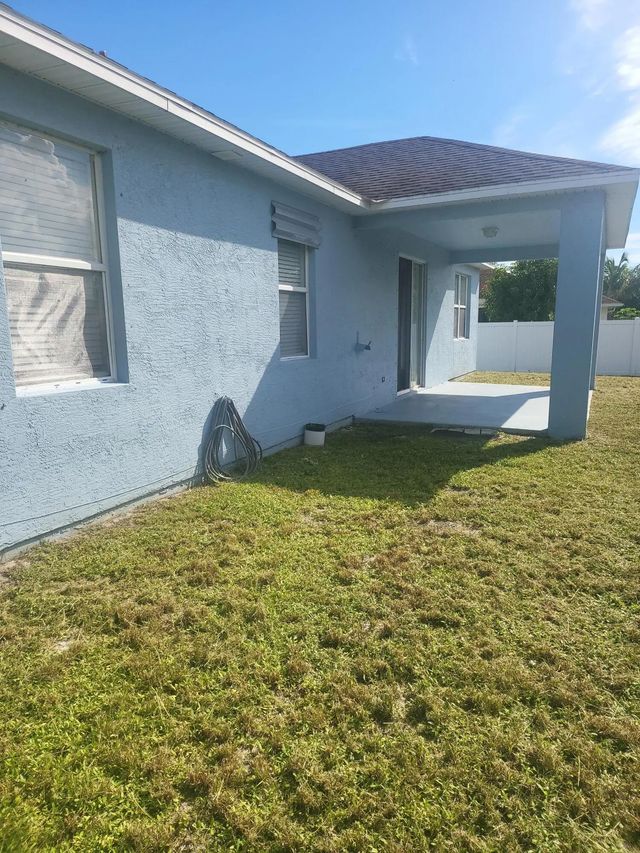 4 of 27 - 558 Sw Halifax Avenue, Port St. Lucie, FL