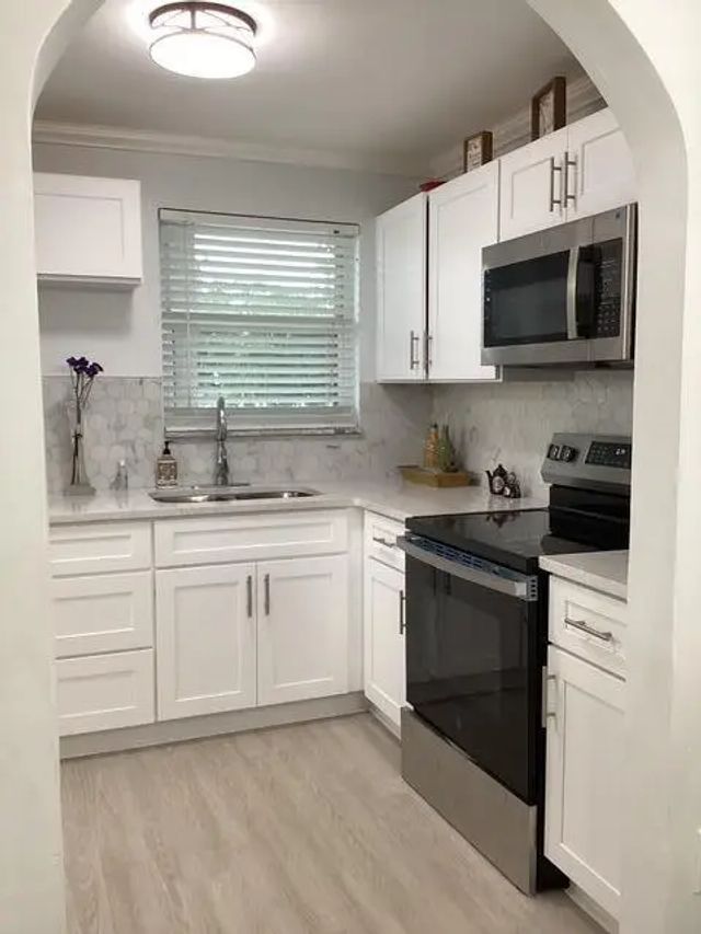 3 of 22 - 8300 Sunrise Lakes Boulevard #206, Sunrise, FL