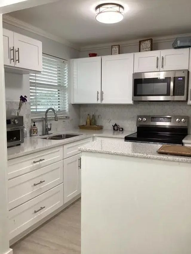 4 of 22 - 8300 Sunrise Lakes Boulevard #206, Sunrise, FL