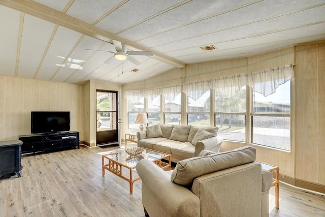 5 of 29 - 705 Hyacinth Circle, Barefoot Bay, FL