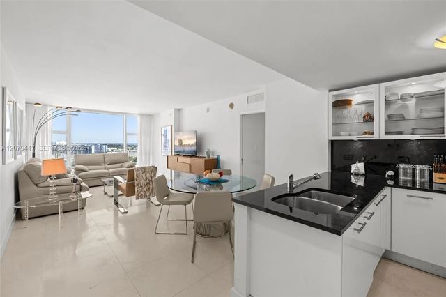 6801 Collins Avenue #1401, Miami Beach