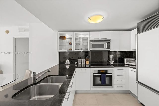 3 of 59 - 6801 Collins Avenue #1401, Miami Beach, FL