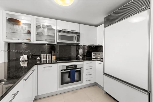 4 of 59 - 6801 Collins Avenue #1401, Miami Beach, FL