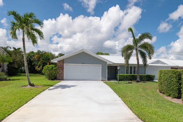 2 of 35 - 2918 Se Fairway W, Stuart, FL