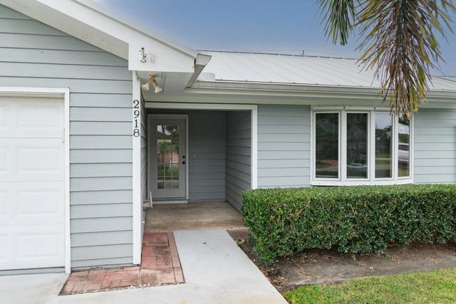 3 of 35 - 2918 Se Fairway W, Stuart, FL