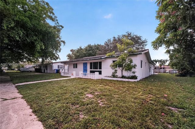 4300 Harrison Street, Hollywood