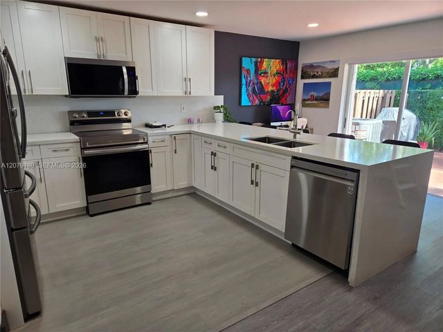 3 of 26 - 11464 Nw 50th Terrace, Doral, FL
