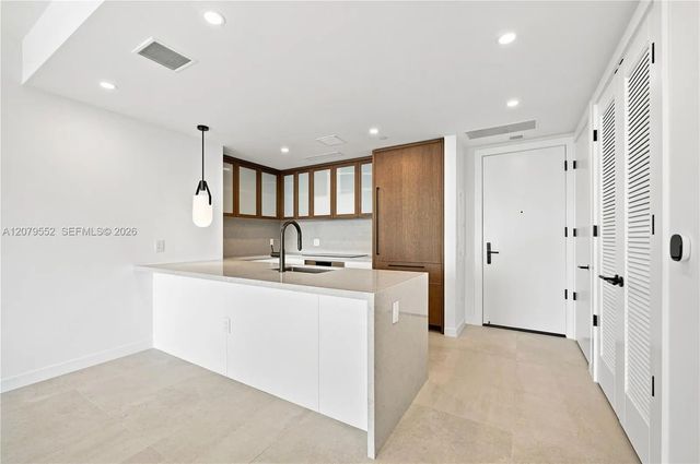 2200 Brickell Avenue #413, Miami