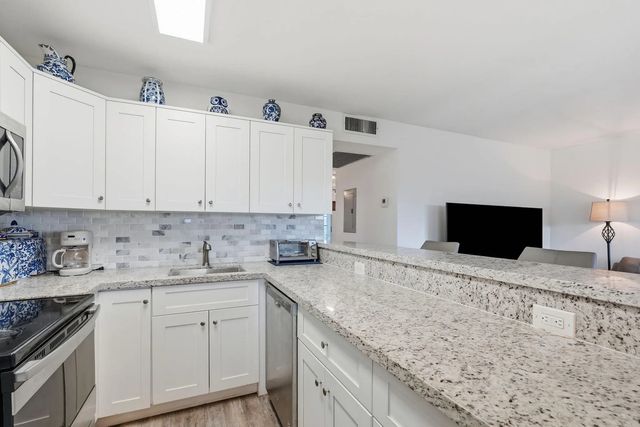 3 of 37 - 209 Brighton E, Boca Raton, FL