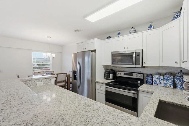 5 of 37 - 209 Brighton E, Boca Raton, FL