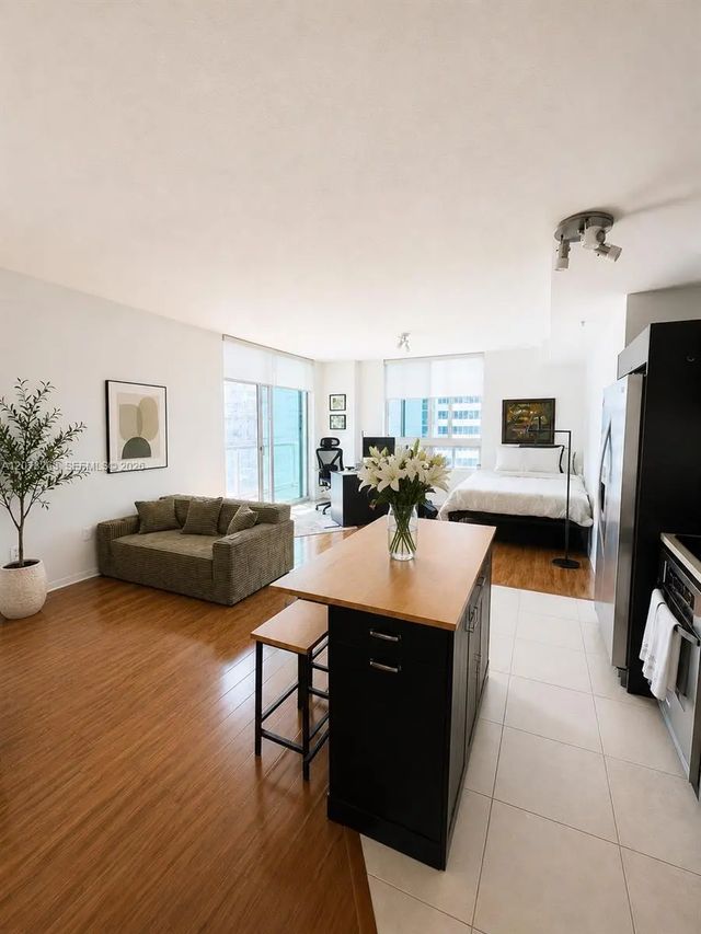 1900 N Bayshore Drive #3005, Miami