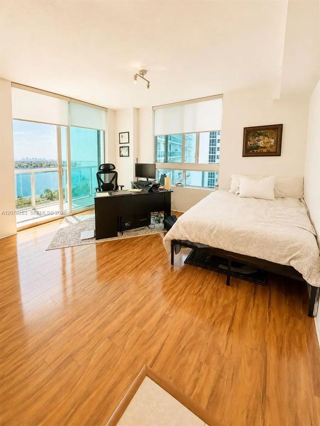 4 of 9 - 1900 N Bayshore Drive #3005, Miami, FL