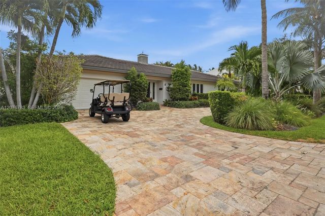 2 of 34 - 571 S Mashta Drive, Key Biscayne, FL
