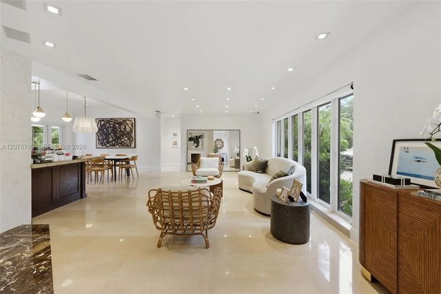 4 of 34 - 571 S Mashta Drive, Key Biscayne, FL