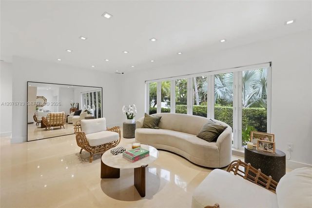 5 of 34 - 571 S Mashta Drive, Key Biscayne, FL