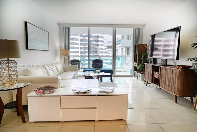 5 of 31 - 5161 Collins Avenue #1101, Miami Beach, FL