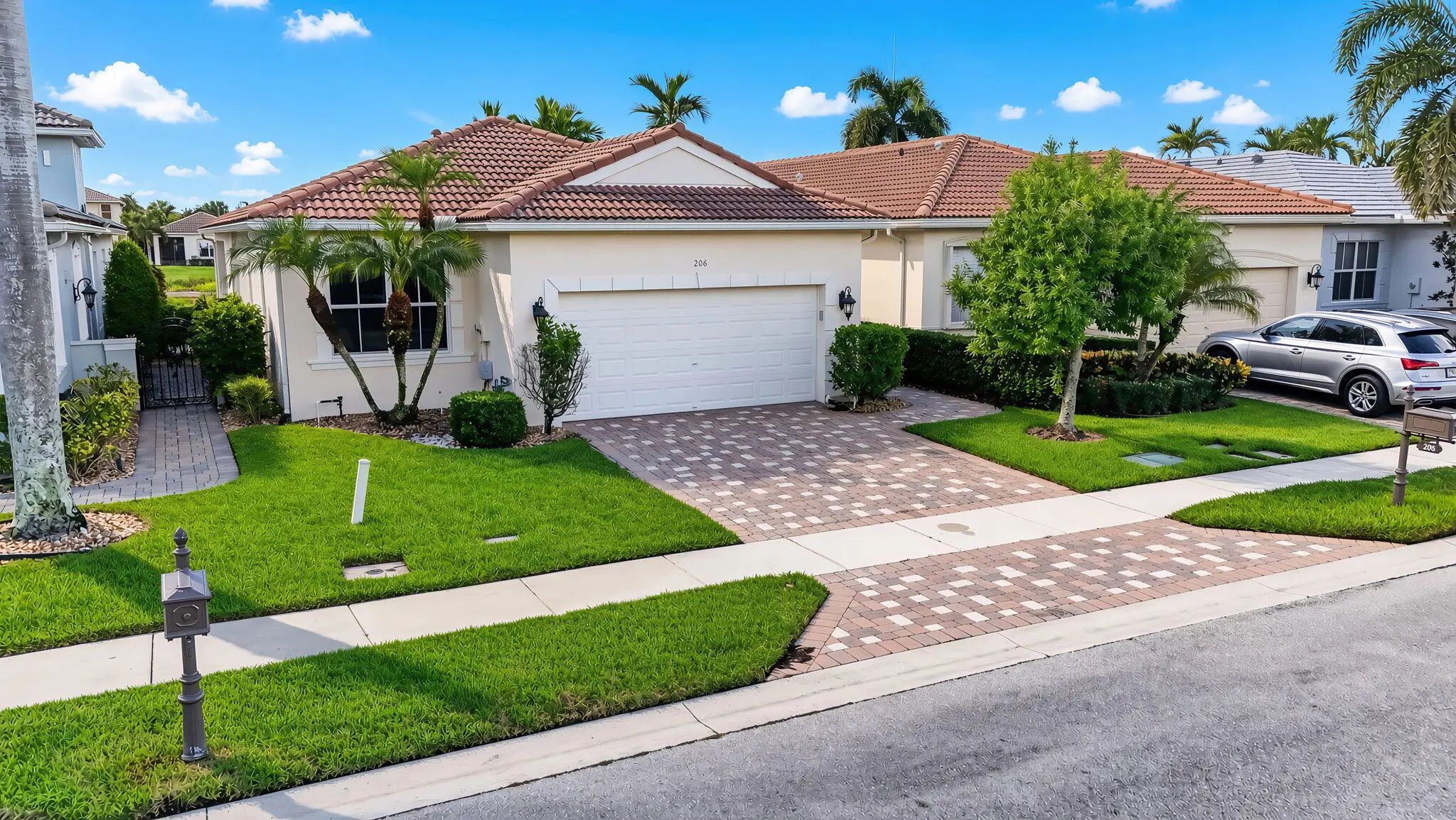 Residential Palm Beach Gardens home for sale: 206 Isle Verde Way - MLS B26069888