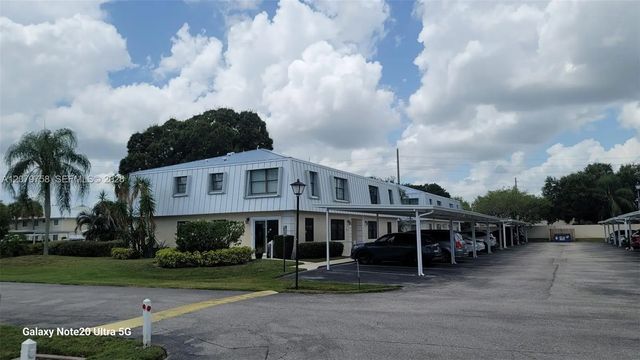 2 of 25 - 161 Se Village Drive #161, Port St. Lucie, FL