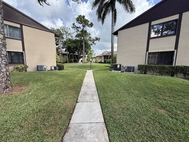 5 of 49 - 418 Pine Glen Lane #c-2, Greenacres, FL