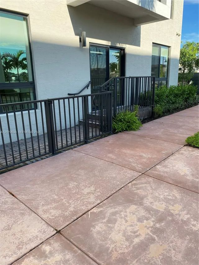 4 of 34 - 8301 Nw 41st Street #b-110, Doral, FL