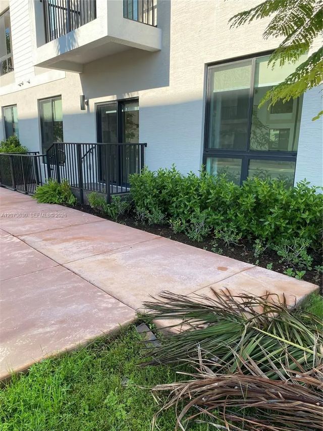 5 of 34 - 8301 Nw 41st Street #b-110, Doral, FL